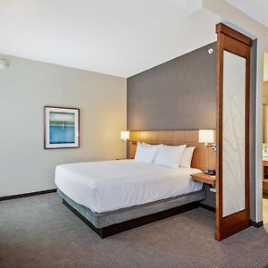 Upper Floors King Room